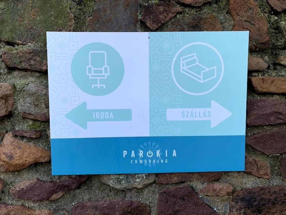Kaptalantoti Parokia Apartman Es Coworking A Balaton Mellett מראה חיצוני תמונה