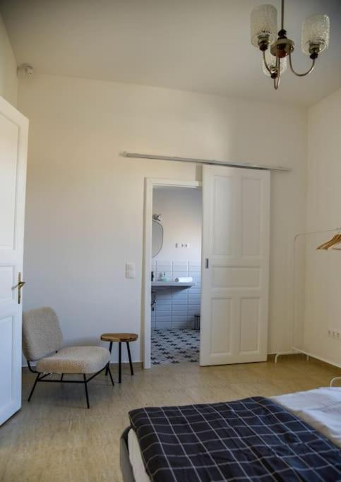 Kaptalantoti Parokia Apartman Es Coworking A Balaton Mellett מראה חיצוני תמונה