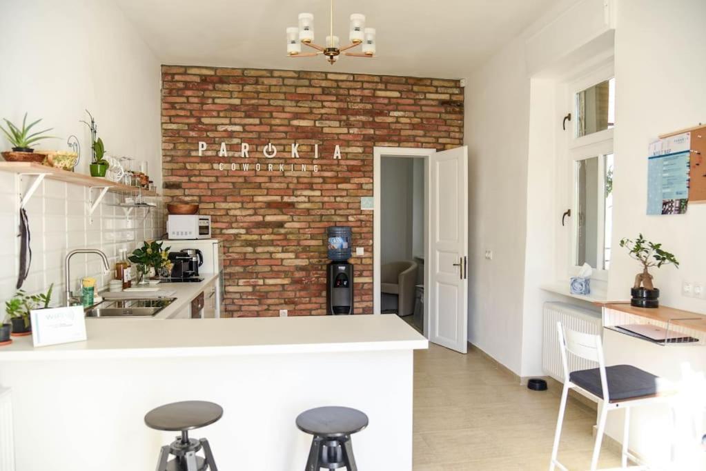 Kaptalantoti Parokia Apartman Es Coworking A Balaton Mellett מראה חיצוני תמונה