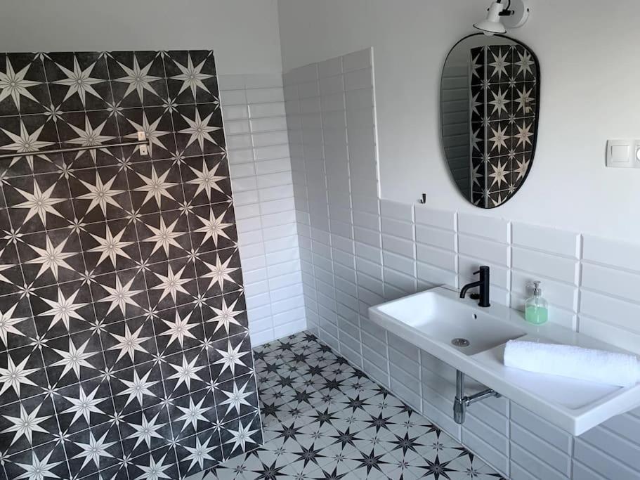 Kaptalantoti Parokia Apartman Es Coworking A Balaton Mellett מראה חיצוני תמונה